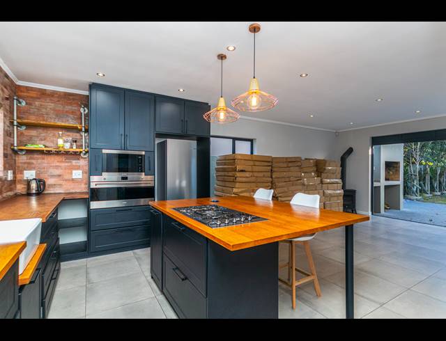 3 BEDROOM FREEHOLD FOR SALE IN SAGEWOOD